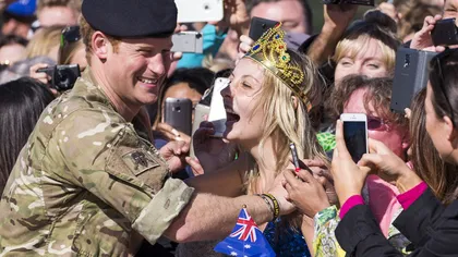 Prinţul Harry a fost cerut oficial în CĂSĂTORIE. Cine este tânăra care îl vrea pe nepotul reginei FOTO VIDEO