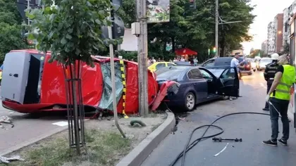 Accident ÎNGROZITOR între un BMW şi un Logan FOTO şi VIDEO