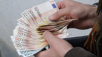 Cadru didactic de la Universitatea de Vest din Timişoara, prins în timp ce lua bani de la studenţi