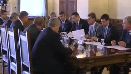 CONSULTĂRI la Cotroceni. Victor Ponta, faţă-n faţă cu Iohannis. PNL, în runda a doua