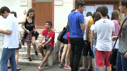 BAC 2015. Aproape 6.000 de elevi au lipsit de la ROMÂNĂ SCRIS. 74 de candidaţi, ELIMINAŢI din examen