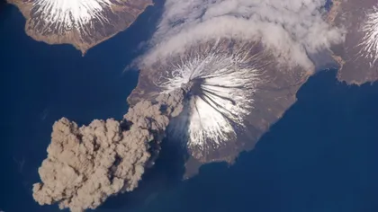 Un vulcan de pe o insulă japoneză a erupt două zile la rând