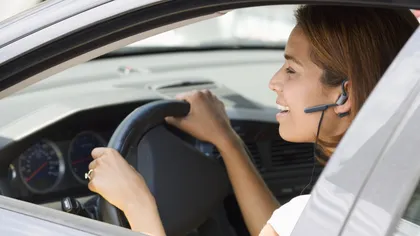 Veşti proaste pentru şoferi: Conversaţiile telefonice la volan, chiar şi cu handsfree, interzise