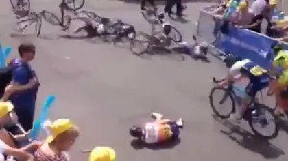Cursă de ciclism feminin, cu final neaşteptat. Câştigătoarea s-a făcut praf VIDEO