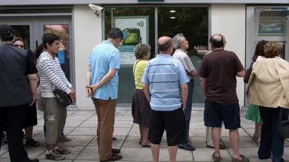 Grecia deschide O MIE de sucursale bancare, dar numai pentru plata pensiilor. Suma retragerilor e limitată
