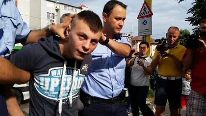 Un tânăr din Constanţa a fost condamnat la închisoare pe viaţă după ce şi-a UCIS trei rude FOTO VIDEO