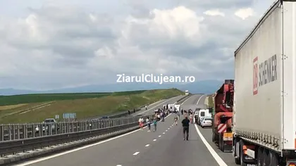 Accident pe Autostrada Transilvania. Un TIR s-a răsturnat pe sensul opus de mers