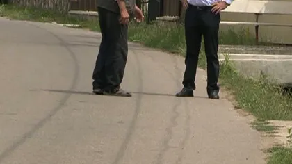 Scandal sângeros între fraţi într-o comună din Suceava. Un bărbat şi-a atacat ruda cu TOPORUL VIDEO