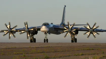 Motorul unui bombardier strategic Tu-95 a luat foc la decolare: Un pilot a murit