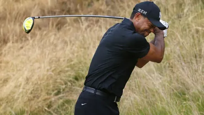Tiger Woods, cel mai penibil start la US Open. A dat de i-a zburat crosa din mână VIDEO