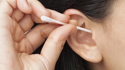 Foloseşti des beţişoare de urechi? Uite ce pericole crunte te pasc din cauza lor