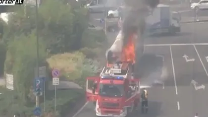 Milano: Un autobuz cu pasageri a luat foc în timpul mersului VIDEO