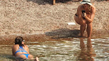 Maria Sharapova la plajă, sexy şi fără inhibiţii. Unde şi cu cine îşi petrece vacanţa FOTO