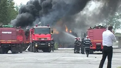 Patru autocisterne încărcate cu produse petroliere au luat foc la Ploieşti VIDEO
