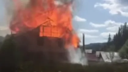 Incendiu PUTERNIC la Suceava. O cabană, mistuită de flăcări