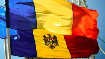 Momente emoţionante la graniţa României. S-a refăcut Podul de Flori de peste Prut VIDEO