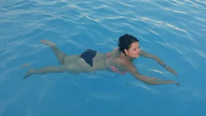 Soliste de muzică populară, SEXY la piscină VIDEO