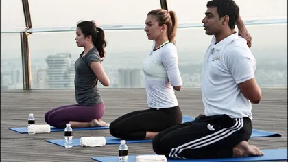 Simona Halep a făcut yoga la Singapore VIDEO
