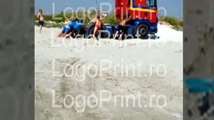 Imagini revoltătoare la Năvodari. Un şofer a intrat cu TIR-ul pe plajă VIDEO