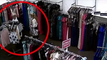 Hoaţă surprinsă de camere în timp ce fura din mall. Ce metodă a folosit VIDEO