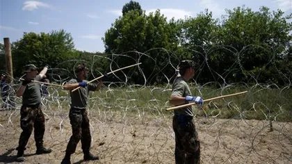 Ungaria trimite MII de POLIŢIŞTI la graniţa cu Serbia pentru a opri refugiaţii să ajungă în statul ungar
