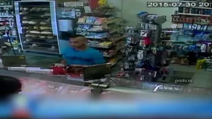 Hoţ surprins de camere în timp ce fura dintr-un magazin: Patronul oferă recompensă pentru prinderea lui VIDEO