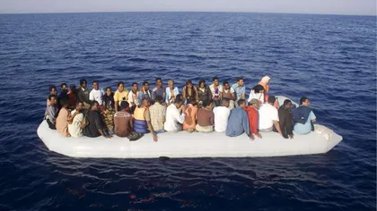 O ambarcaţiune cu 700 de persoane a naufragiat în largul Libiei. O sută de persoane au fost salvate UPDATE