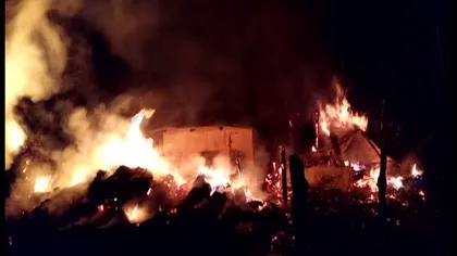 Incendiu devastator în Botoşani, după explozia unei butelii