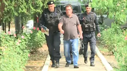 ŞEFI din Poliţia Prahova, săltaţi şi duşi cu jandarmii la DNA. De ce îi acuză procurorii - VIDEO