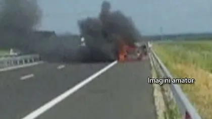 Maşină în flăcări pe autostrada spre mare VIDEO