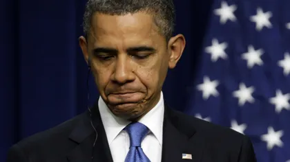 Bârfe cu iz de divorţ la Casa Albă. Obama surprins fără verighetă în public VIDEO