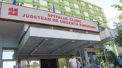Un bebeluş plin de lovituri, adus la spitalul din Timişoara. Declaraţia şocantă a tatălui micuţului