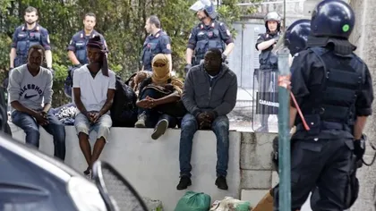 CRIZA IMIGRANŢILOR. Franţa ajută Germania încercând să preia circa 1.000 de refugiaţi