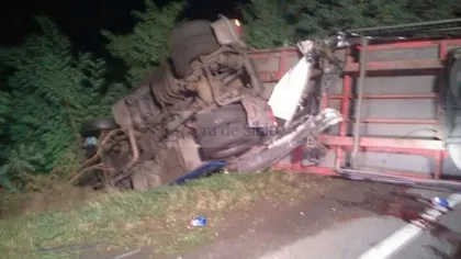 Accident mortal pe DN1 la Sibiu. Şoferul unui TIR a fost proiectat prin geam. VIDEO