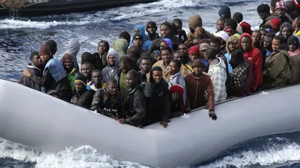 CRIZA IMIGRANŢILOR. Între 30 şi 40 de refugiaţi s-au înecat în Marea Mediterană