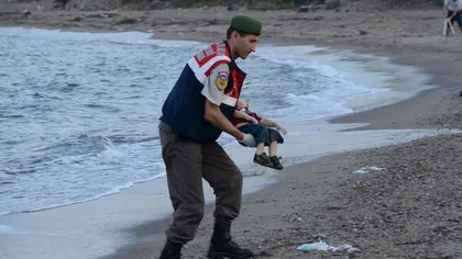 Drama micului Aylan se repetă: O siriancă de 4 ani a fost găsită MOARTĂ pe o plajă din Turcia