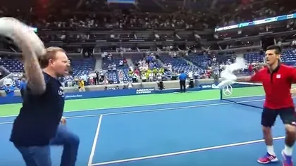 Novak Djokovici dansează cu un fan după calificarea în turul trei la US Open VIDEO