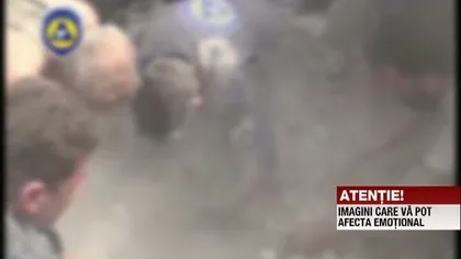 Scene cutremurătoare. Un bărbat şi un băieţel, salvaţi de sub dărâmături în Siria VIDEO