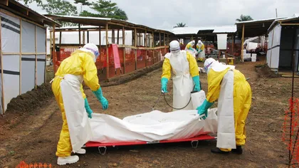 Virusul Ebola s-a reactivat la o infirmieră britanică care se află iar în stare gravă