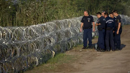 CRIZA IMIGRANŢILOR. Ungaria va construi un gard la frontierele cu România şi Croaţia