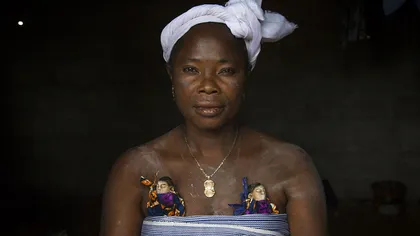 Ritualuri şocante: Ce fac africanii din triburi cu copiii care le-au murit GALERIE FOTO VIDEO