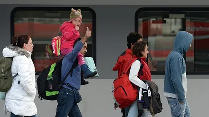 CRIZA IMIGRANŢILOR. Zece mii de refugiaţi au ajuns în Germania. Bătăi cu poliţia la graniţa ungară VIDEO