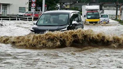 Japonia, luată de ape. Ploile torenţiale au provocat inundaţii şi alunecări de teren masive