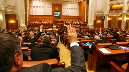Sesiune ordinară, la Parlament. Plen comun pentru pensiile speciale şi numirea lui Sârbu la Curtea de Conturi