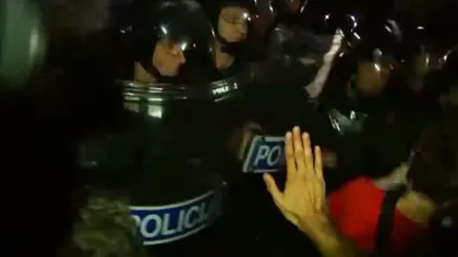 TENSIUNI la graniţa dintre Slovenia şi Croaţia: Poliţia a folosit gaze lacrimogene împotriva imigranţilor
