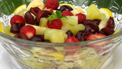 Salata de fructe care te scapă instant de balonare