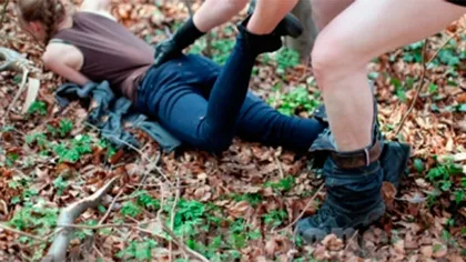 Un nou caz de viol scandalizează România. Elevă acostată pe Facebook şi batjocorită în pădure de trei bestii