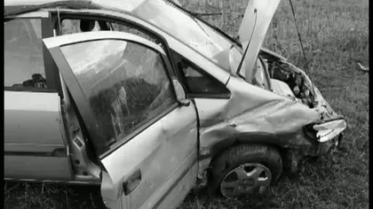 Accident grav în Botoşani. Un şofer beat şi fără permis şi-a băgat copiii în spital VIDEO