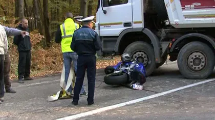 Accident în Suceava. Un tânăr şi-a salvat viaţa după ce a sărit de pe motocicletă