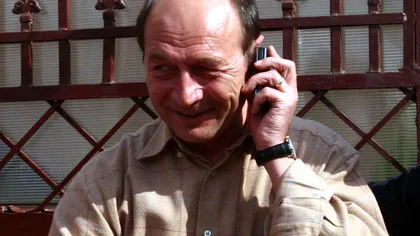 Cine vrea să îl SUNE pe Traian Băsescu. Fostul preşedinte şi-a făcut public numărul de mobil